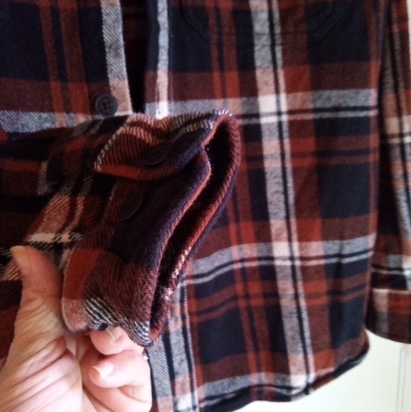 Wolverine button down flannel shacket for boys size large - Picture 6 of 9